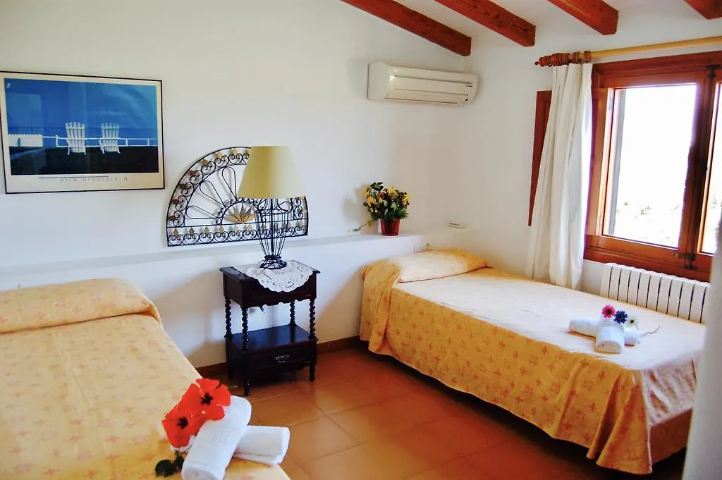 Villa Mountain Beach Villas: Family-Friendly Retreat for Active Travelers Port de Pollenca Spain