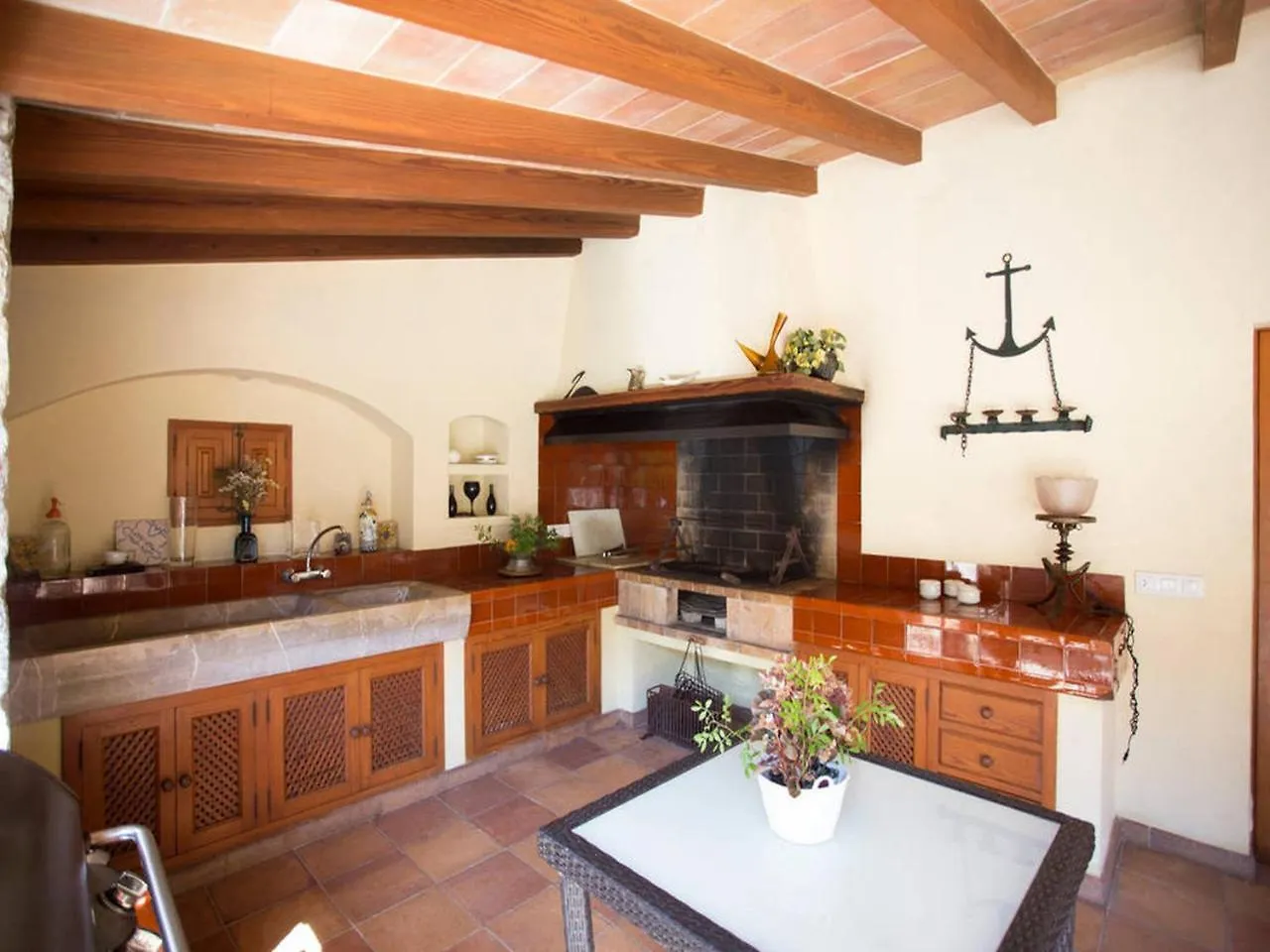 Mountain Beach Villas: Family-Friendly Retreat for Active Travelers Port de Pollenca Villa