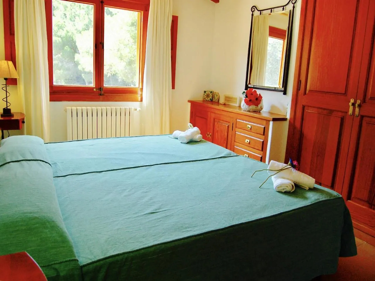 Mountain Beach Villas: Family-Friendly Retreat for Active Travelers Port de Pollenca Villa